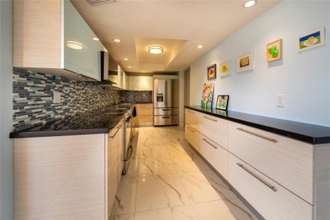 Condo in Fort Lauderdale, Florida, 2 bedrooms  № 2188745 - photo 17