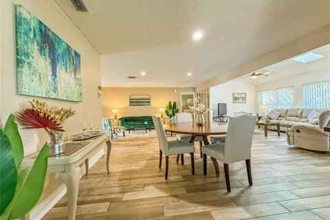 Casa en venta en Spring Hill, Florida, 2 dormitorios, 168.15 m2 № 2148852 - foto 6