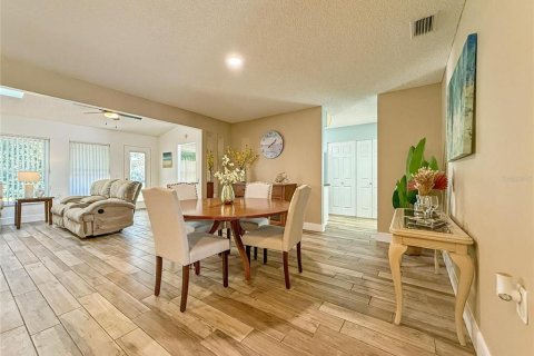 Casa en venta en Spring Hill, Florida, 2 dormitorios, 168.15 m2 № 2148852 - foto 5