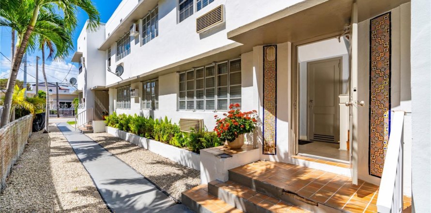 Apartamento en Miami Beach, Florida 1 dormitorio, 69.68 m2 № 2055503