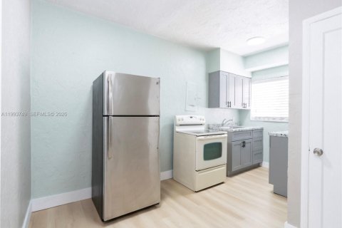 Apartamento en alquiler en Miami Beach, Florida, 1 dormitorio, 69.68 m2 № 2055503 - foto 4