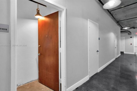 Condo in Miami, Florida, 2 bedrooms № 2054582 - photo 15