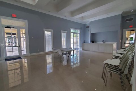 Condo in Doral, Florida, 1 bedroom  № 1983085 - photo 16