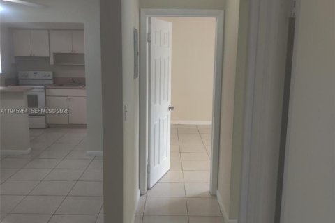 Propiedad comercial en venta en Hallandale Beach, Florida, 195.09 m2 № 2054875 - foto 10