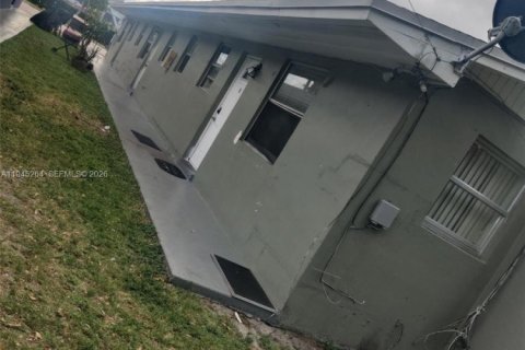 Propiedad comercial en venta en Hallandale Beach, Florida, 195.09 m2 № 2054875 - foto 4