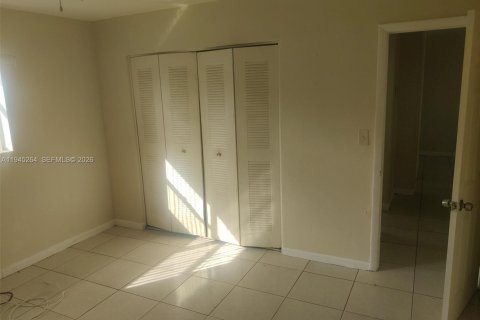 Propiedad comercial en venta en Hallandale Beach, Florida, 195.09 m2 № 2054875 - foto 14