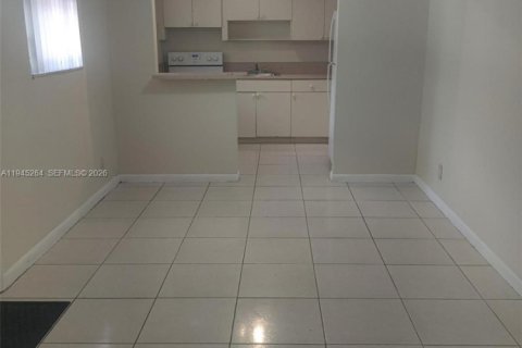 Propiedad comercial en venta en Hallandale Beach, Florida, 195.09 m2 № 2054875 - foto 11