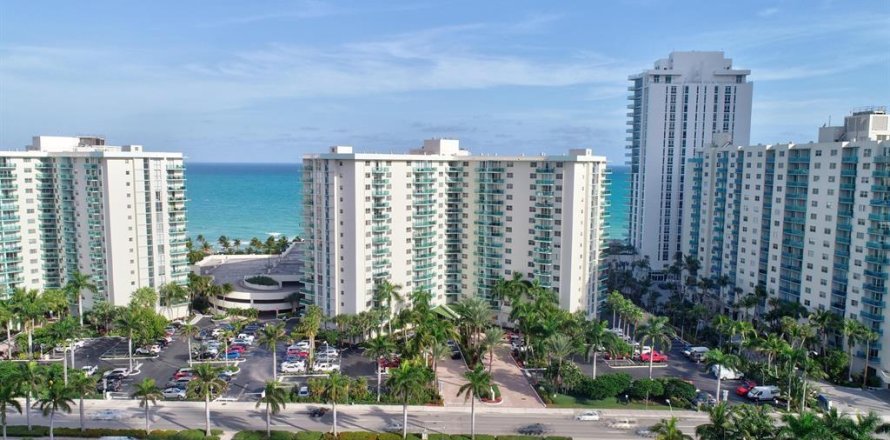 Condo à Hollywood, Floride, 2 chambres № 956817
