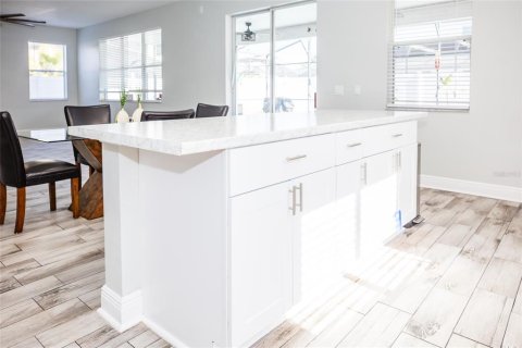 Villa ou maison à vendre à Kissimmee, Floride: 6 chambres, 321.44 m2 № 1540544 - photo 27