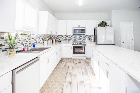 Villa ou maison à vendre à Kissimmee, Floride: 6 chambres, 321.44 m2 № 1540544 - photo 28