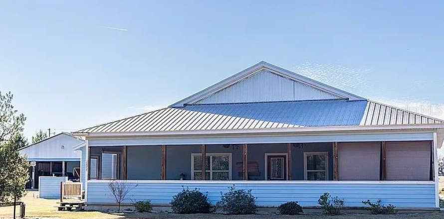 House in Citra, Florida 3 bedrooms, 160.54 sq.m. № 2316734