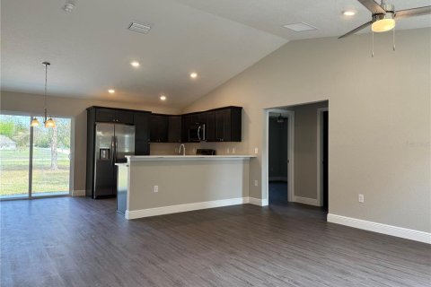 House in Summerfield, Florida 3 bedrooms, 126.16 sq.m. № 1531992 - photo 6