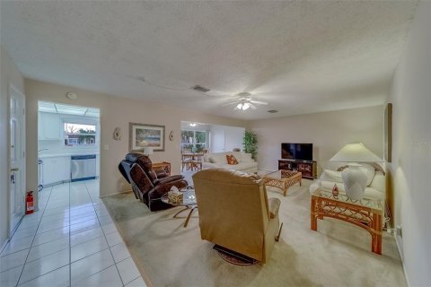 Купить кондоминиум в Семинол, Флорида 5 комнат, 98.01м2, № 1906260 - фото 5