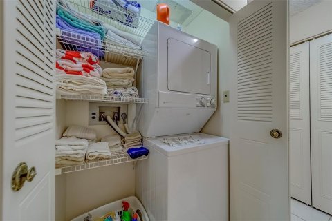 Купить кондоминиум в Семинол, Флорида 5 комнат, 98.01м2, № 1906260 - фото 28