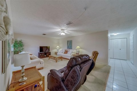 Купить кондоминиум в Семинол, Флорида 5 комнат, 98.01м2, № 1906260 - фото 7