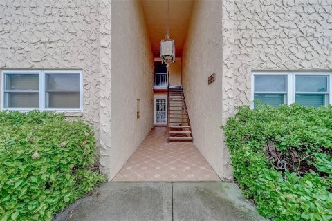 Купить кондоминиум в Семинол, Флорида 5 комнат, 98.01м2, № 1906260 - фото 2