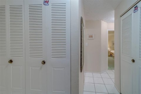 Купить кондоминиум в Семинол, Флорида 5 комнат, 98.01м2, № 1906260 - фото 27