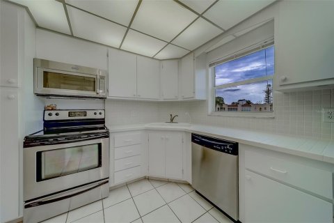 Купить кондоминиум в Семинол, Флорида 5 комнат, 98.01м2, № 1906260 - фото 13