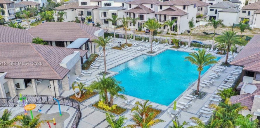 Condominio en Doral, Florida, 2 dormitorios  № 2028387