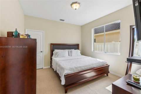 Casa en venta en Pembroke Pines, Florida, 5 dormitorios, 263.29 m2 № 2414307 - foto 22