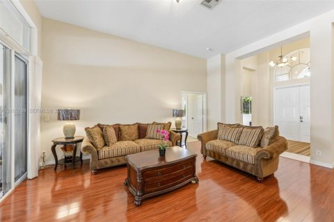 Casa en venta en Pembroke Pines, Florida, 5 dormitorios, 263.29 m2 № 2414307 - foto 20