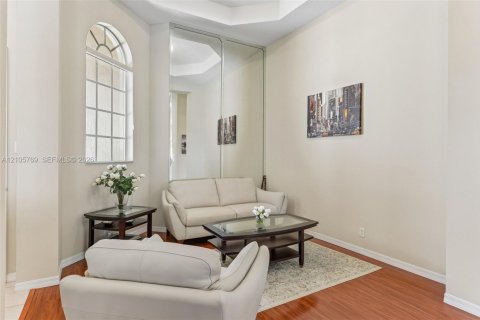 Casa en venta en Pembroke Pines, Florida, 5 dormitorios, 263.29 m2 № 2414307 - foto 17