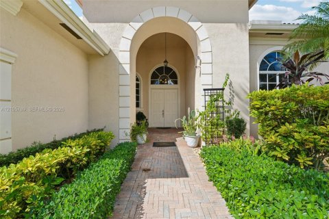 Casa en venta en Pembroke Pines, Florida, 5 dormitorios, 263.29 m2 № 2414307 - foto 4