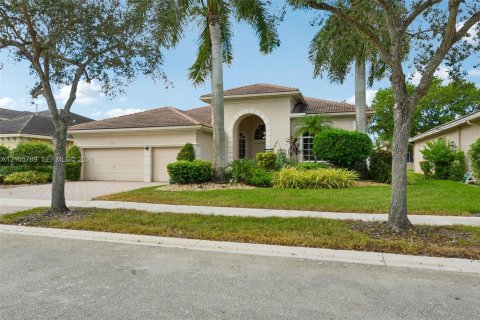 Casa en venta en Pembroke Pines, Florida, 5 dormitorios, 263.29 m2 № 2414307 - foto 3