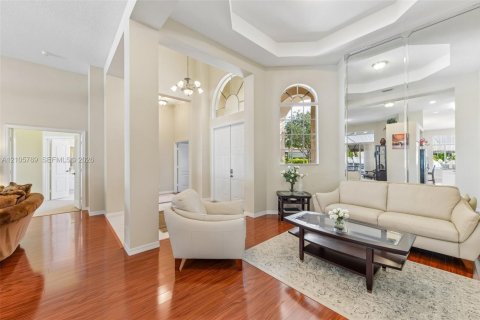 Casa en venta en Pembroke Pines, Florida, 5 dormitorios, 263.29 m2 № 2414307 - foto 18
