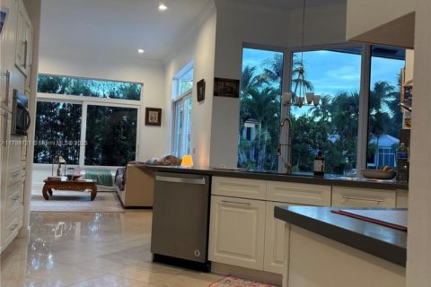 House in Plantation, Florida 4 bedrooms № 1647102 - photo 7