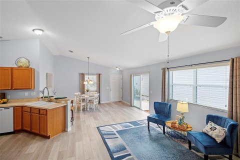 Casa en venta en The Villages, Florida, 2 dormitorios, 110.37 m2 № 1914471 - foto 4