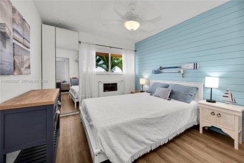 Condo in Hallandale Beach, Florida, 2 bedrooms № 2183762 - photo 17