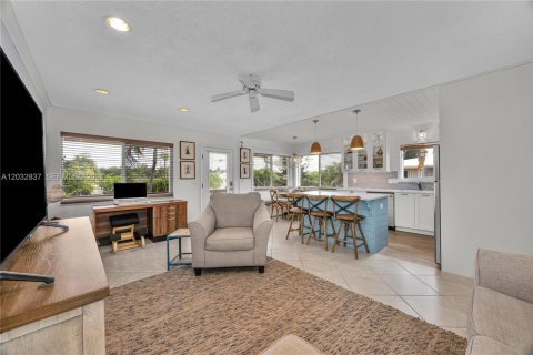Condo in Hallandale Beach, Florida, 2 bedrooms № 2183762 - photo 3