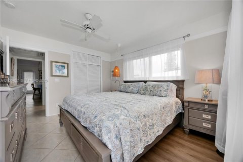 Condo in Hallandale Beach, Florida, 2 bedrooms № 2183762 - photo 14