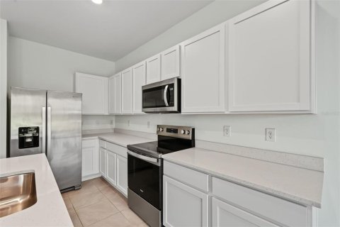 Townhouse in Wesley Chapel, Florida 3 bedrooms, 155.43 sq.m. № 2283747 - photo 15