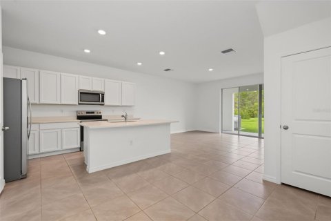 Townhouse in Wesley Chapel, Florida 3 bedrooms, 155.43 sq.m. № 2283747 - photo 12