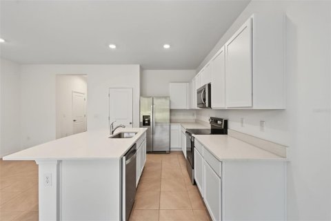 Townhouse in Wesley Chapel, Florida 3 bedrooms, 155.43 sq.m. № 2283747 - photo 16