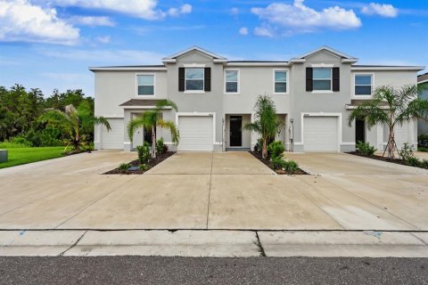 Townhouse in Wesley Chapel, Florida 3 bedrooms, 155.43 sq.m. № 2283747