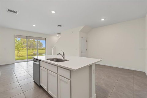 Townhouse in Wesley Chapel, Florida 3 bedrooms, 155.43 sq.m. № 2283747 - photo 17