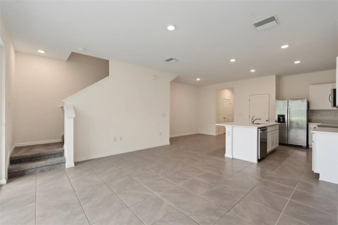 Townhouse in Wesley Chapel, Florida 3 bedrooms, 155.43 sq.m. № 2283747 - photo 19
