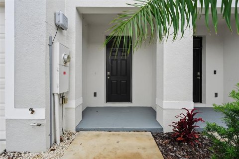 Townhouse in Wesley Chapel, Florida 3 bedrooms, 155.43 sq.m. № 2283747 - photo 7
