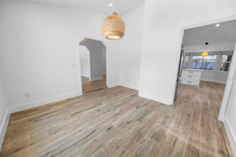 Casa en alquiler en Orlando, Florida, 3 dormitorios, 163.69 m2 № 1912376 - foto 5