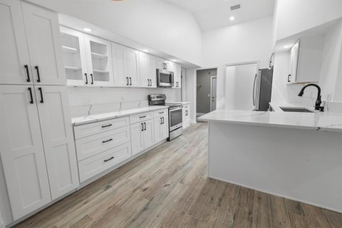 Casa en alquiler en Orlando, Florida, 3 dormitorios, 163.69 m2 № 1912376 - foto 10