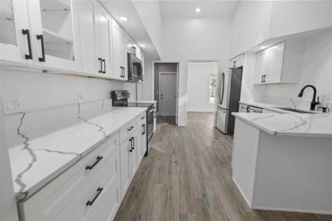 Casa en alquiler en Orlando, Florida, 3 dormitorios, 163.69 m2 № 1912376 - foto 11