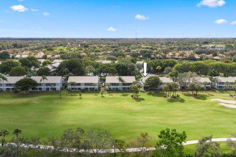 Condo in Lake Worth, Florida, 2 bedrooms № 2261601 - photo 26