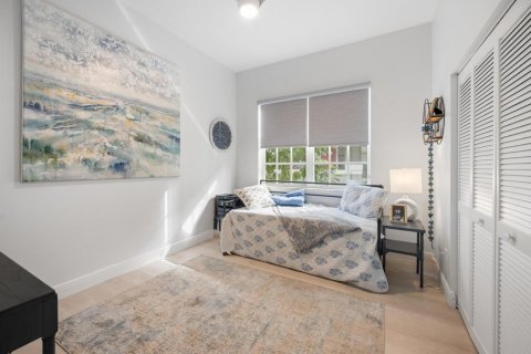 Condo in Lake Worth, Florida, 2 bedrooms № 2261601 - photo 19