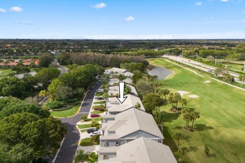 Condo in Lake Worth, Florida, 2 bedrooms № 2261601 - photo 25