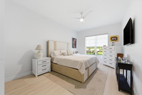 Condo in Lake Worth, Florida, 2 bedrooms № 2261601 - photo 16