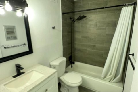 Condominio en alquiler en Miami Beach, Florida, 1 dormitorio, 38.83 m2 № 1875750 - foto 2