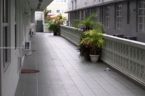 Condominio en alquiler en Miami Beach, Florida, 1 dormitorio, 38.83 m2 № 1875750 - foto 3
